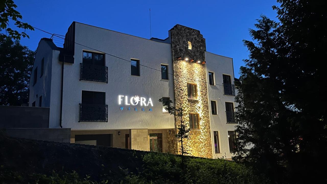 Floravilla Rajecké Teplice Buitenkant foto