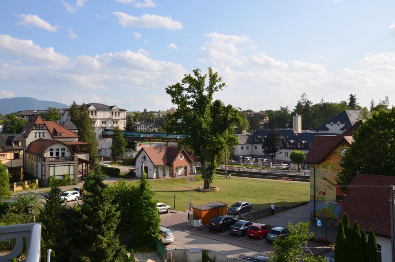 Floravilla Rajecké Teplice Buitenkant foto
