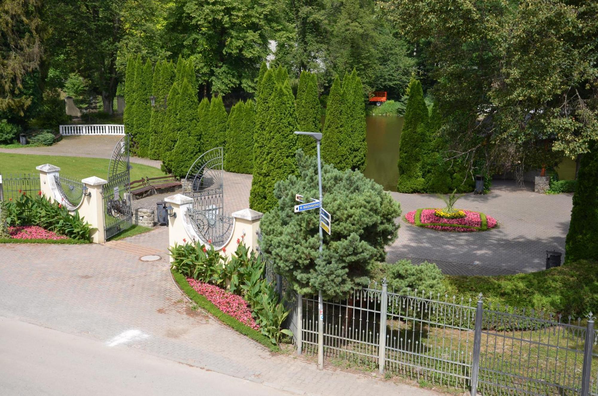 Floravilla Rajecké Teplice Buitenkant foto
